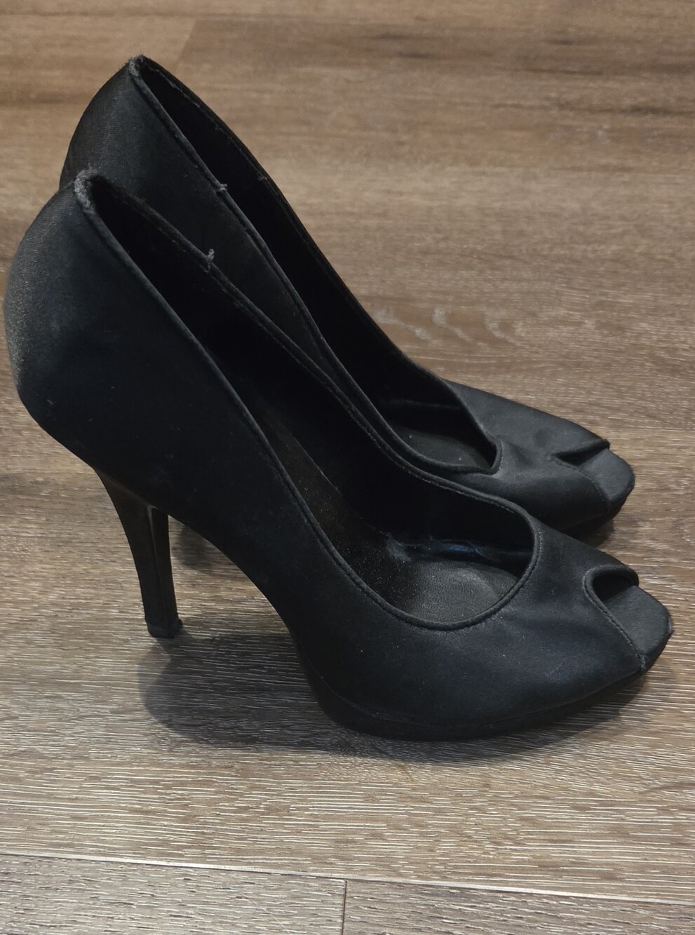 Le Château Black Satin Platform Peep-Toe Stiletto Heels – Size 5